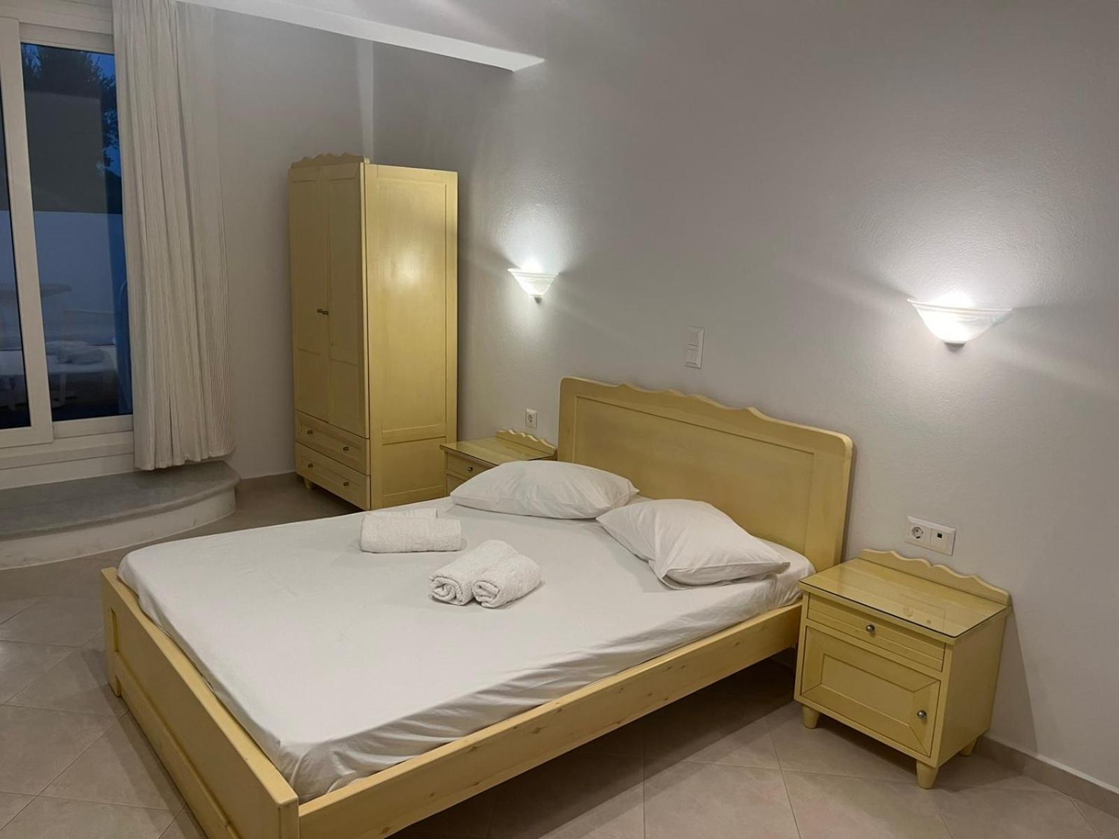 Surfer Paradise Naxos City Exterior photo